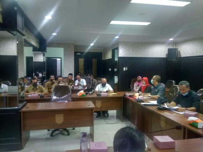 Komisi IV Hearing Bersama PLN Terkait Tower Sutet Muara Fajar